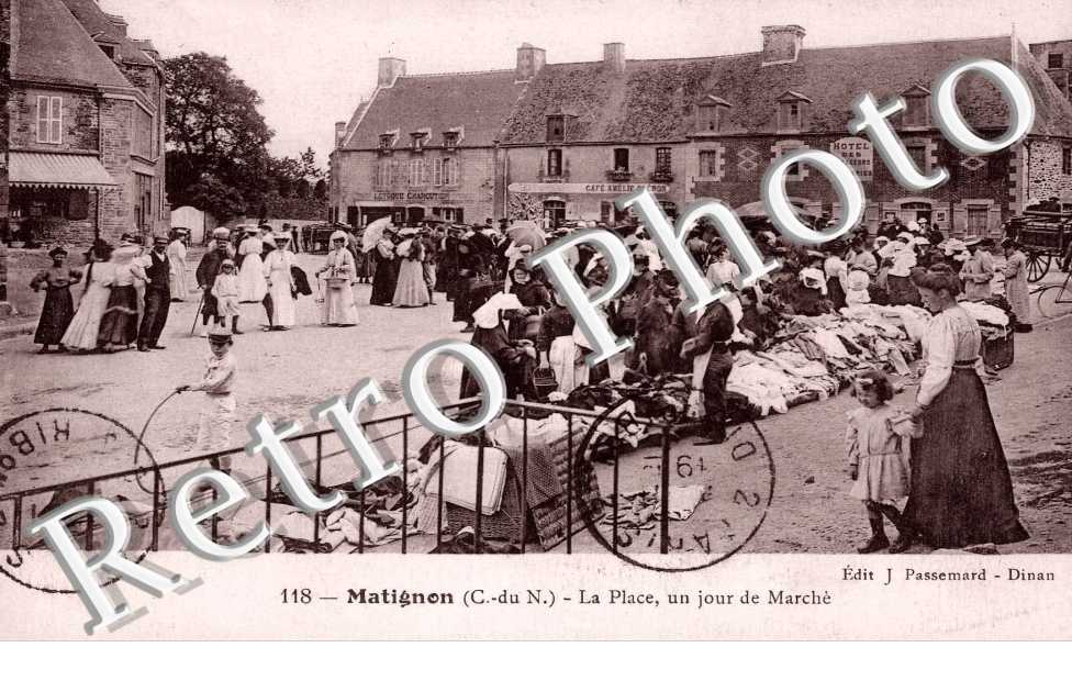 la place, un jour de marche