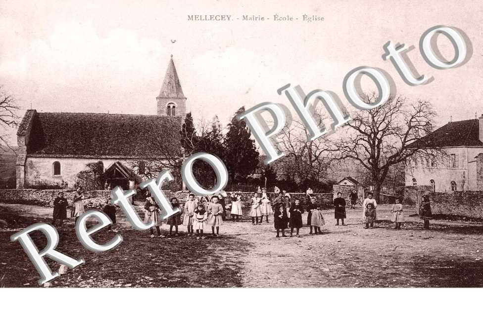 Mairie et eglise - ecole