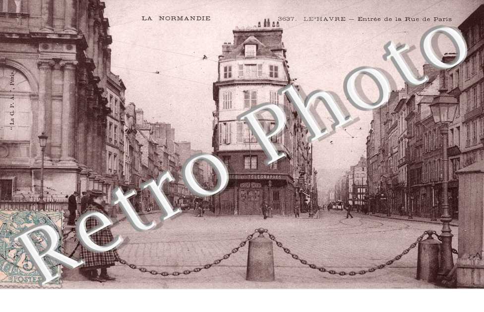 Entree de la Rue de Paris