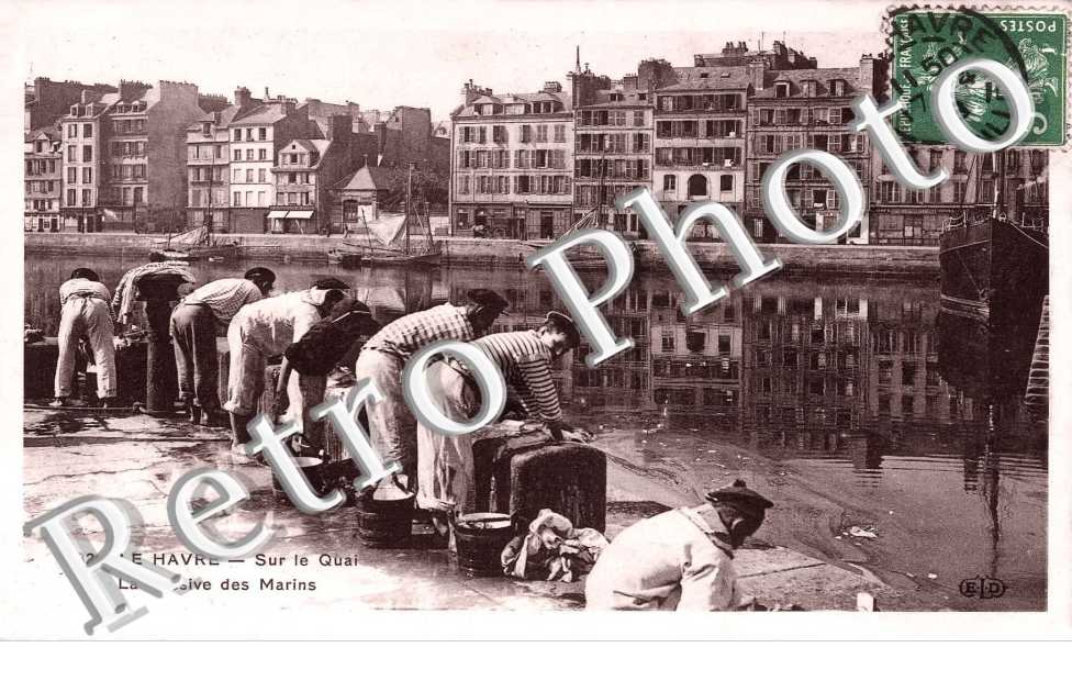 LA LESSIVE DES MARINS sur le quai