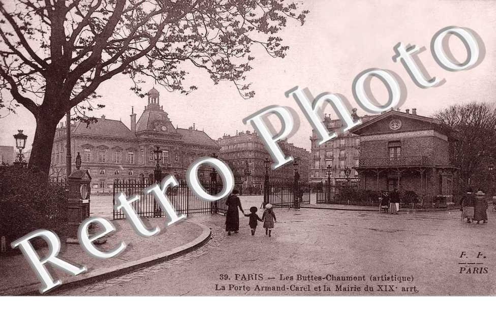 Buttes Chaumont - place Armand Carrel - Mairie