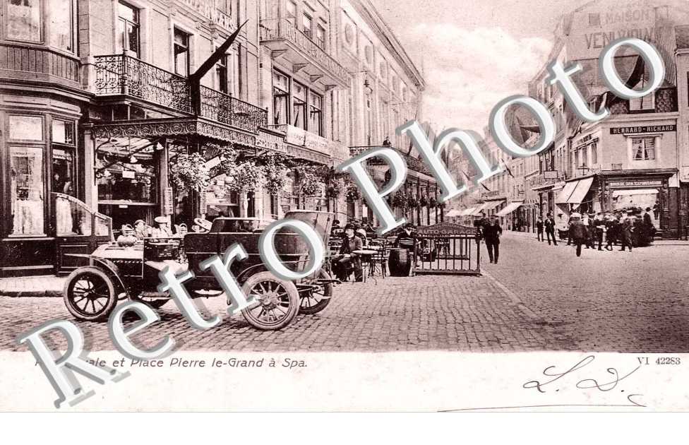 Rue Royale et place Pierre le Grand