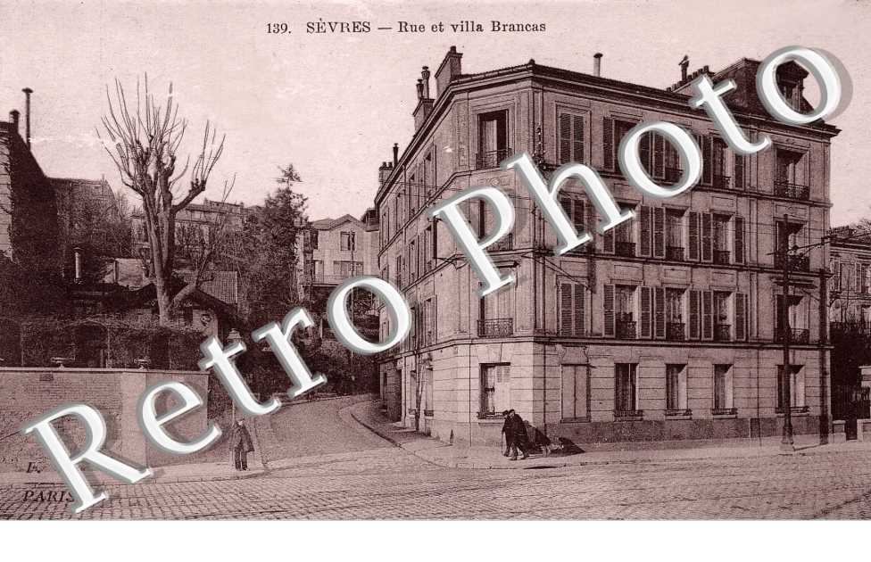 RUE ET VILLA BRANCAS