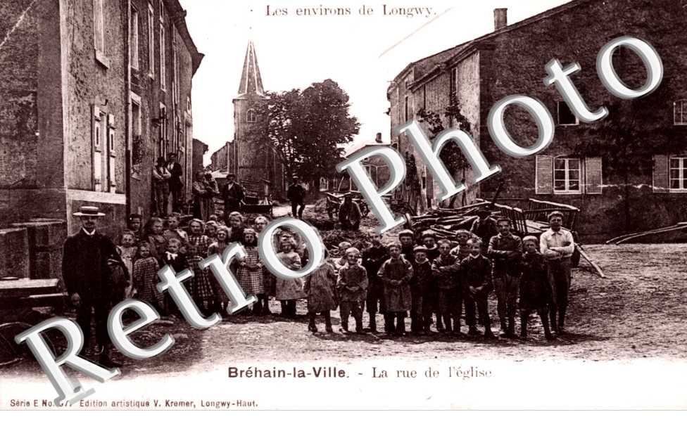 LA RUE DE L&#039;EGLISE
