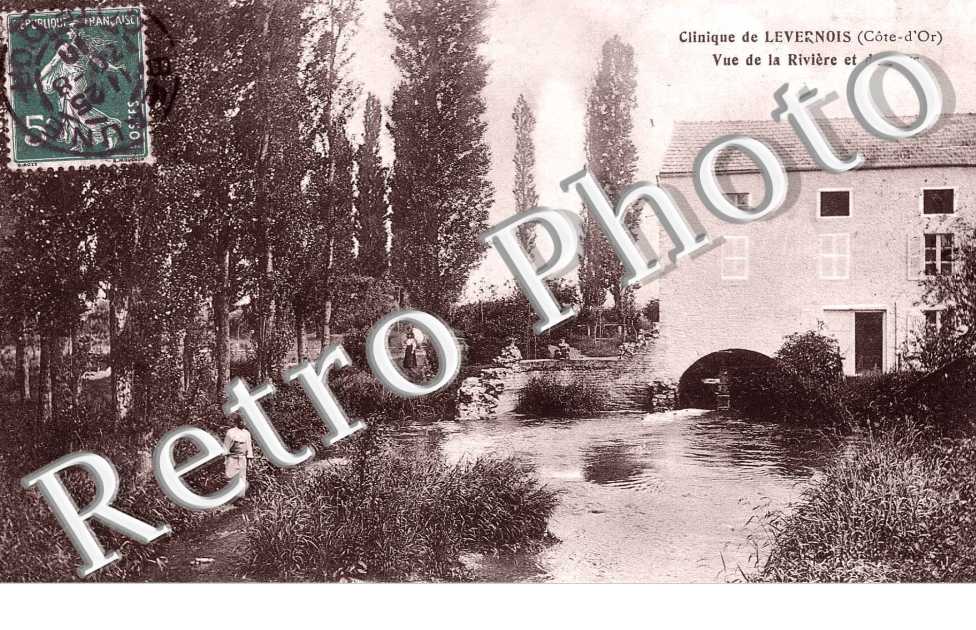 VU DE LA RIVIERE