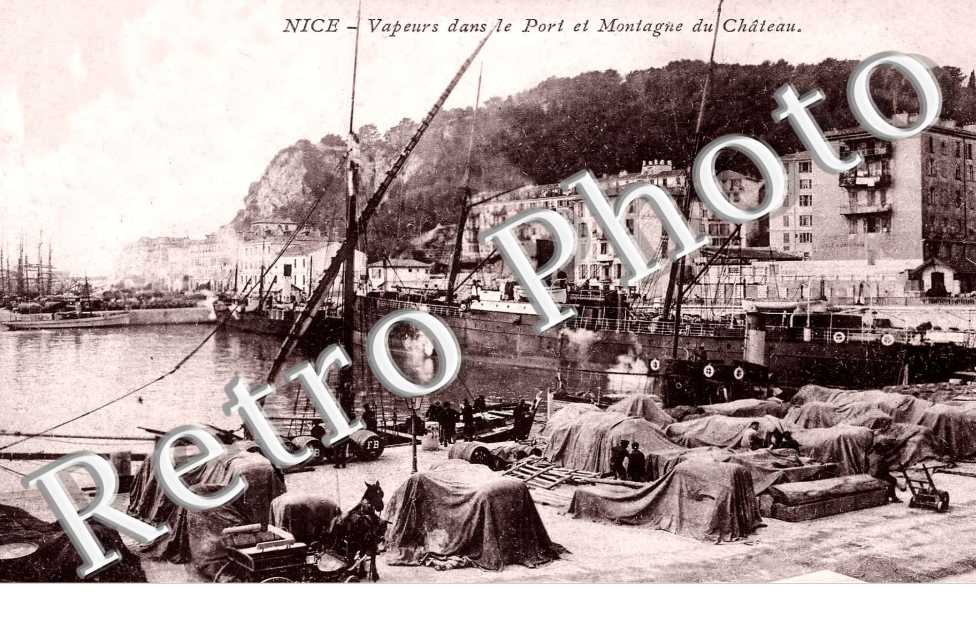 Vapeurs dans le Port et Montagne du Chateau