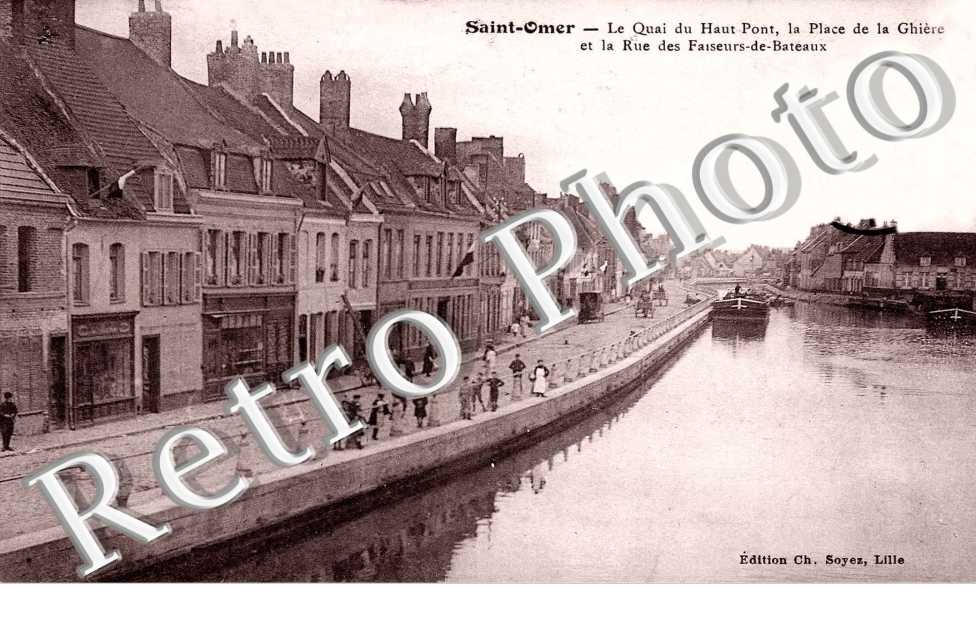 le quai du haut Pont, la place de la Ghiere et la rue des Faiseurs-de-Bateaux