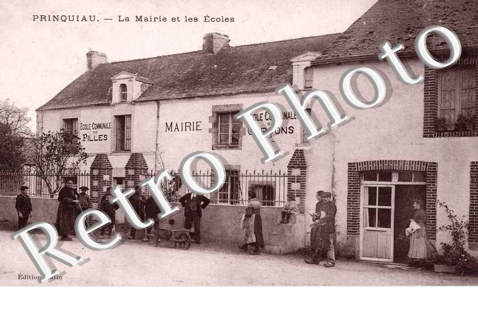 LA MAIRIE ET LES ECOLES
