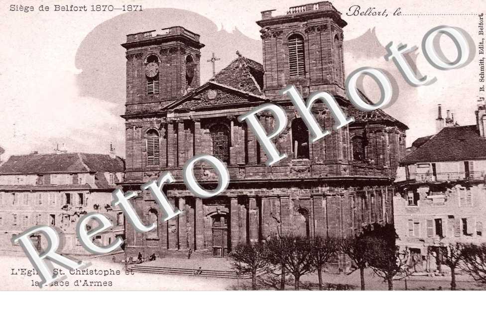 L&#039;EGLISE SAINT CHRISTOPHE ET LA PLACE D&#039;ARMES