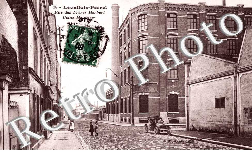 LA RUE DES FRERES HERBERT - USINE MEUNIER