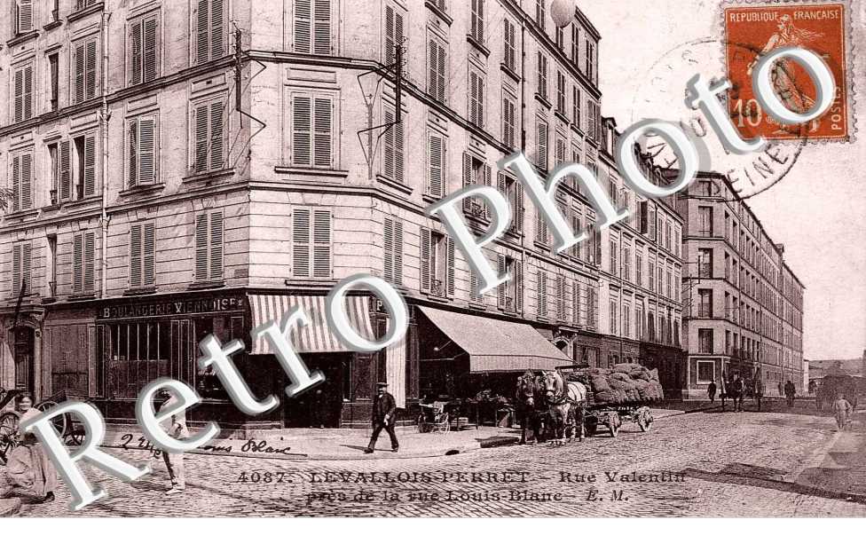 RUE VALENTIN PRES DE LA RUE LOUIS BLANC