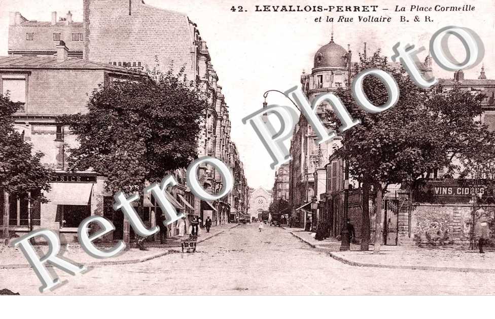 PLACE CORMEILLE ET RUE VOLTAIRE
