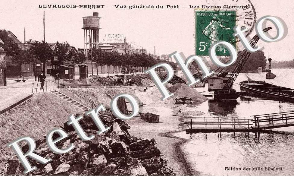 Vue generale du port - Les Usines Clement