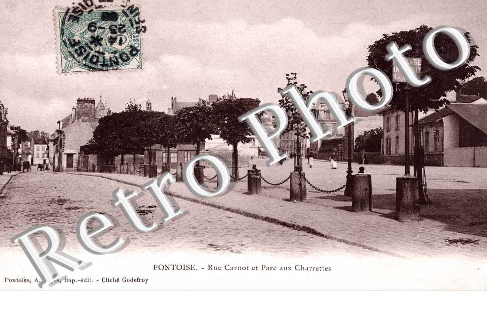 Rue Carnot et Parc aux Charrettes