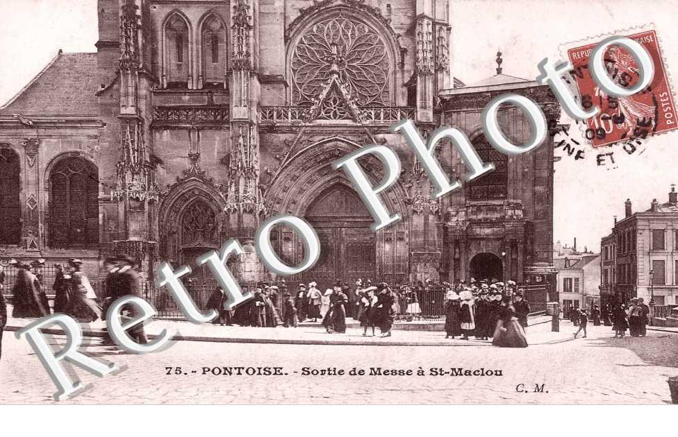 Sortie de Messe a Saint Maclou