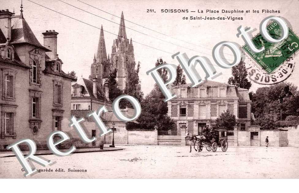 PLACE DAUPHINE ET FLECHES DE SAINT JEAN DES VIGNES