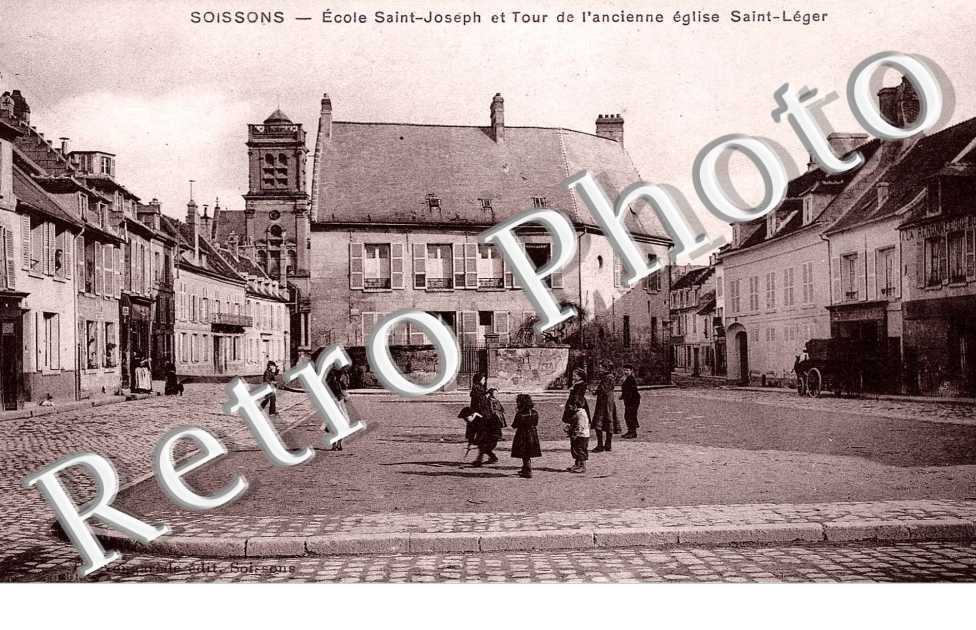 Ecole saint Joseph et tour de l&#039;ancienne eglise Saint-Leger