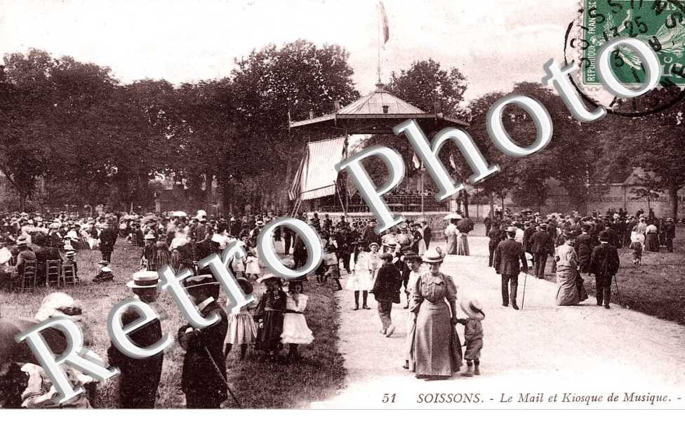 le mail et le kiosque de musique