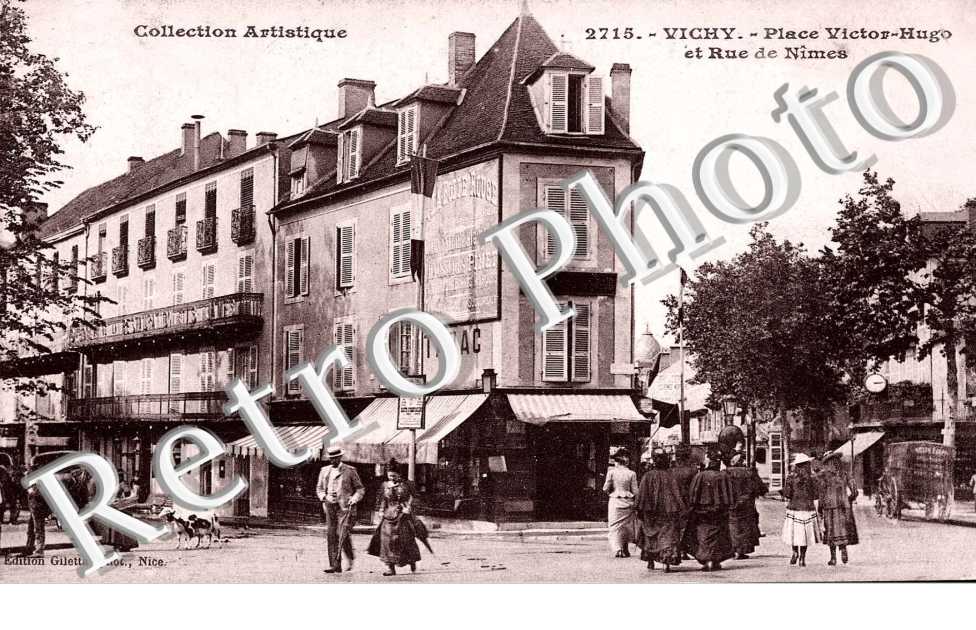 Place Victor Hugo et rue de Nimes