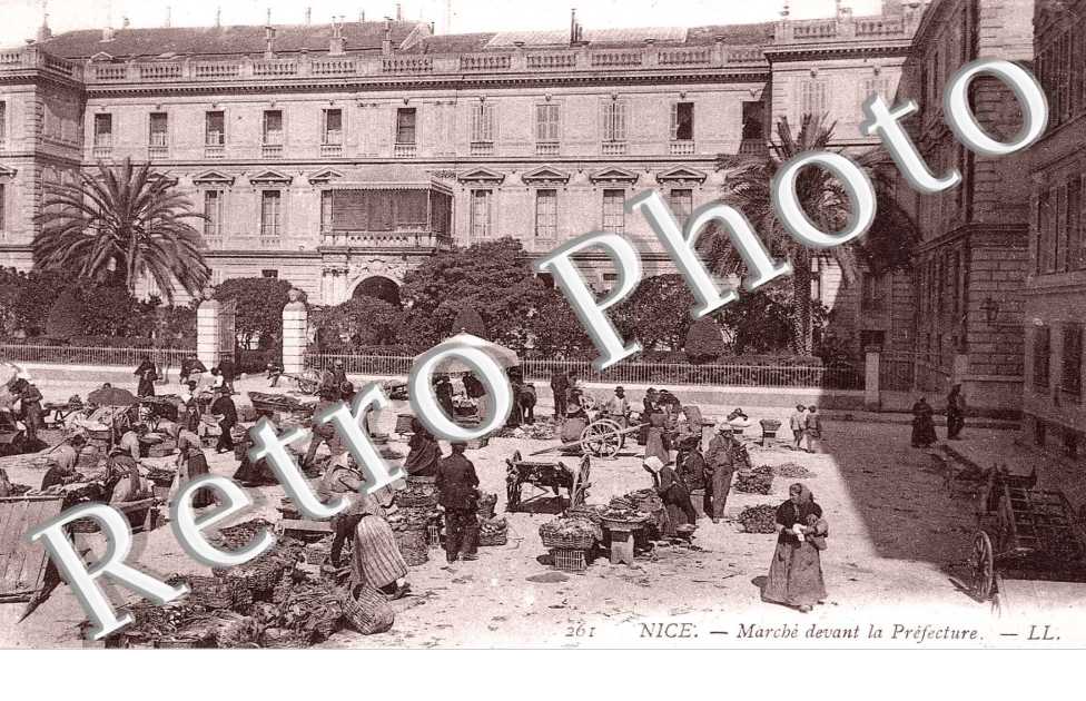 MARCHE DEVANT LA PREFECTURE