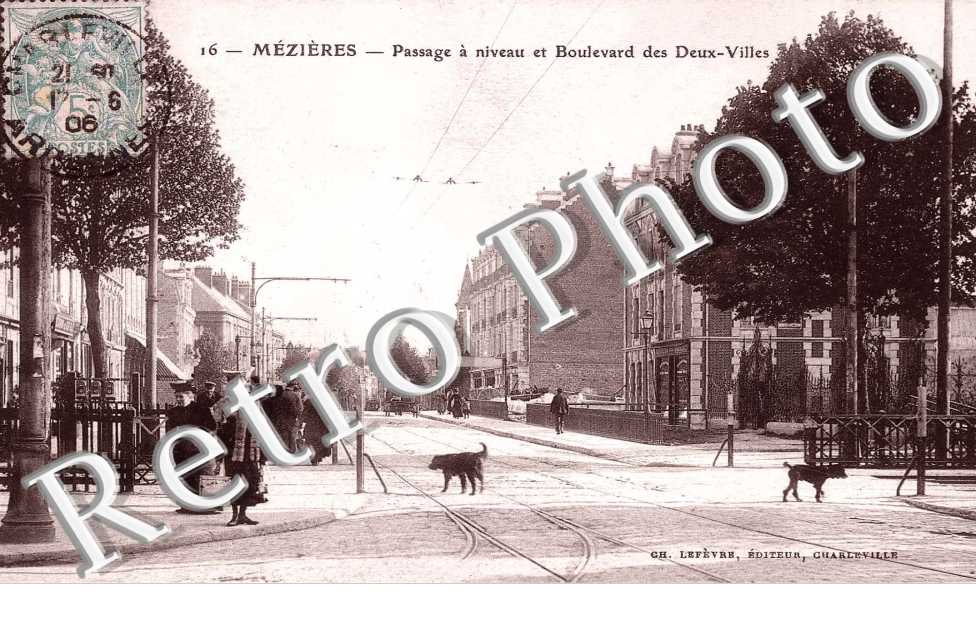 Passage a niveau et boulevard des Deux Villes