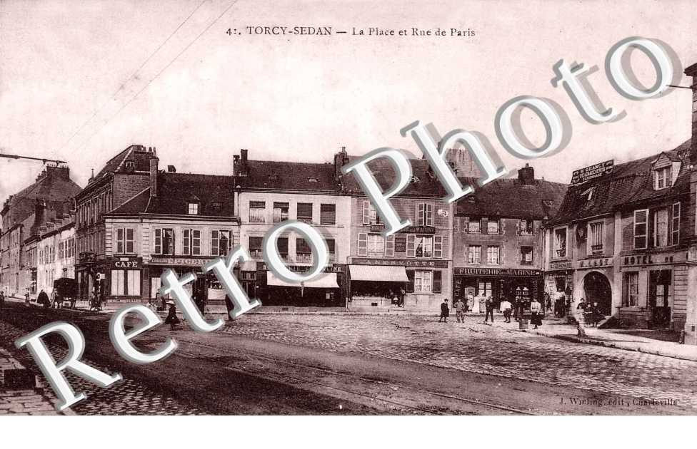La Place et rue de Paris