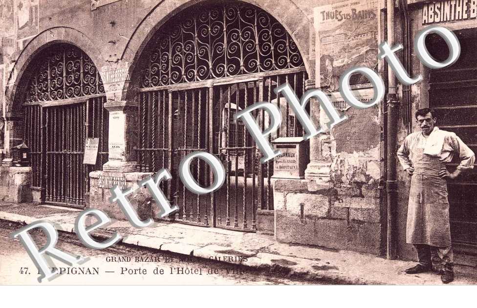 porte de l&#039;hotel de ville