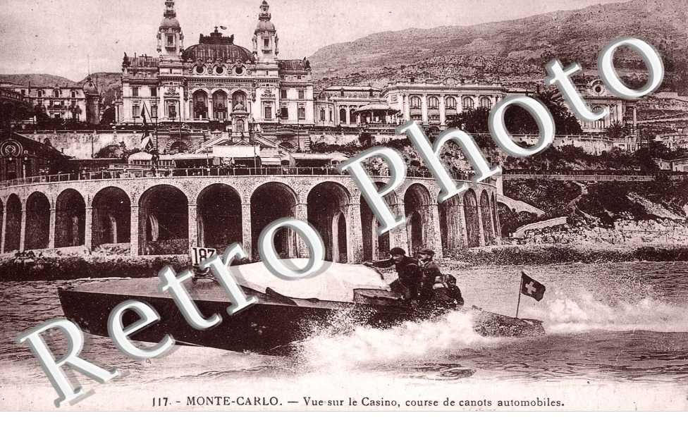 Monte-Carlo course de canots automobiles vue sur le casino