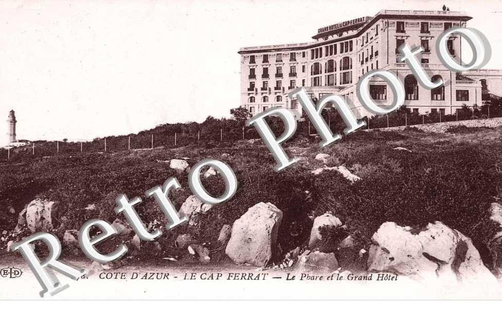LE PHARE ET LE GRAND HOTEL