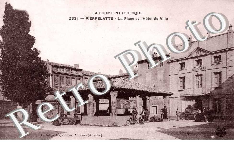 place et l'hotel de ville