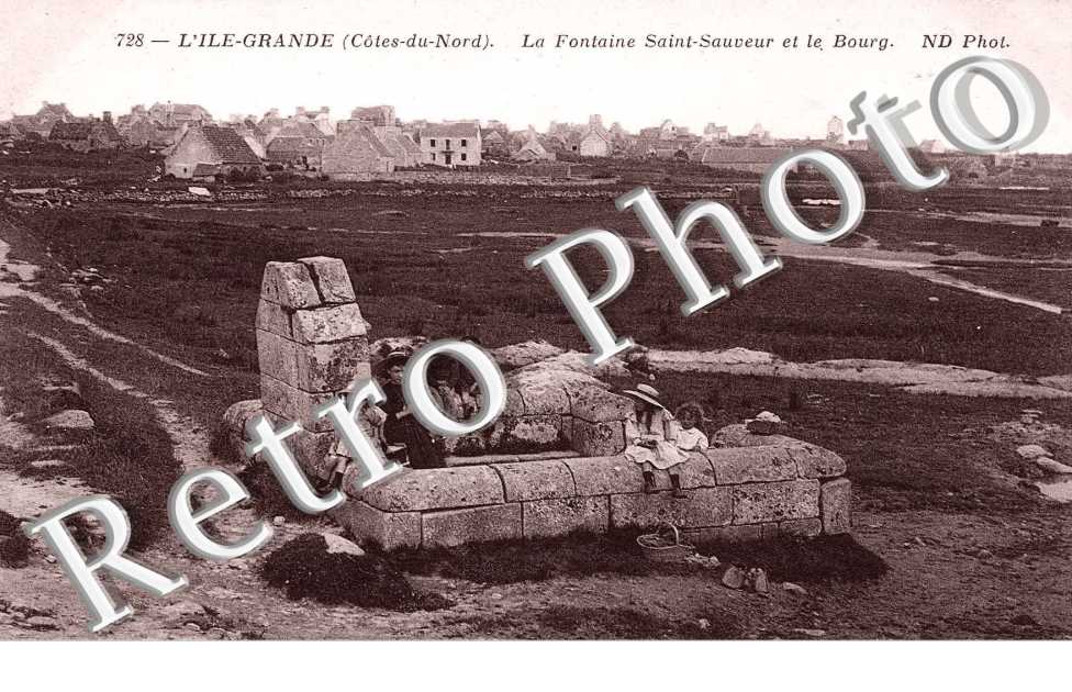 la fontaine Saint Sauveur et le bourg