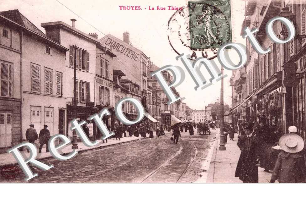 LA RUE THIERS