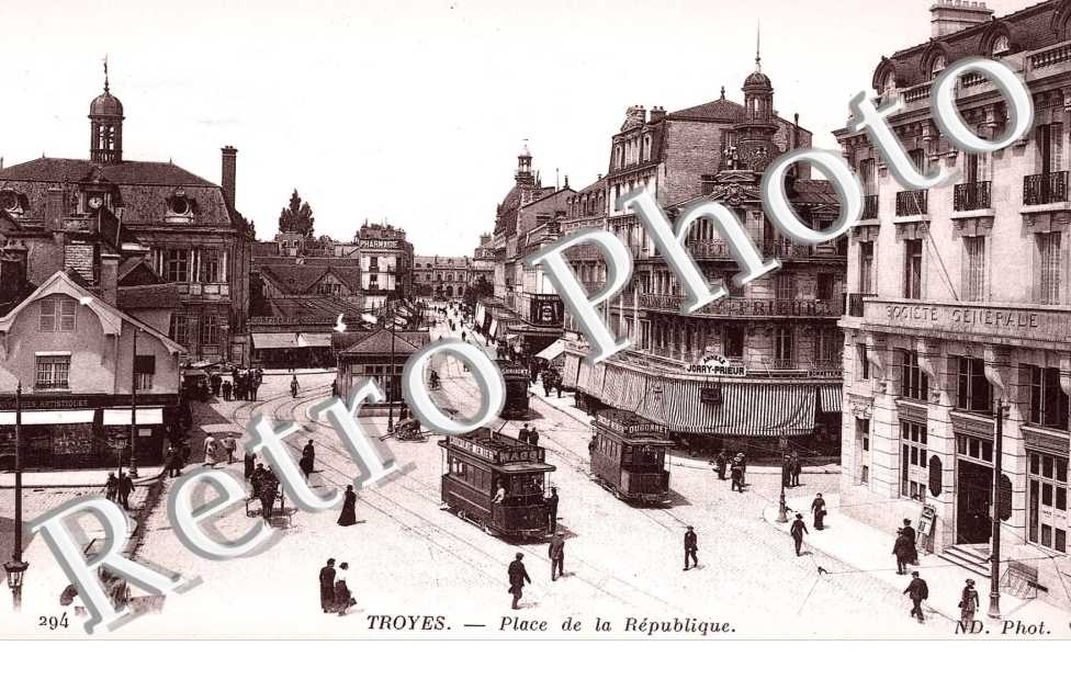 PLACE DE LA REPUBLIQU