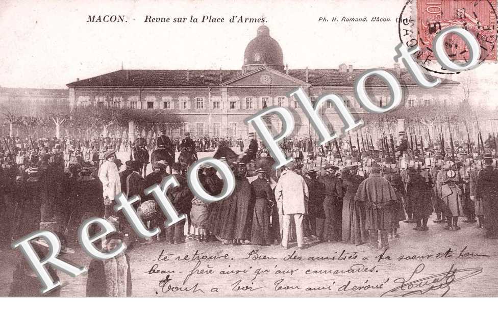 Revue sur la place d'Armes