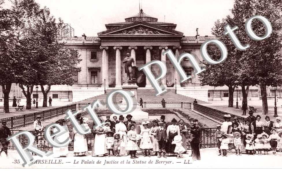 LE PALAIS DE JUSTICE ET LA STATUE DE BERRYER