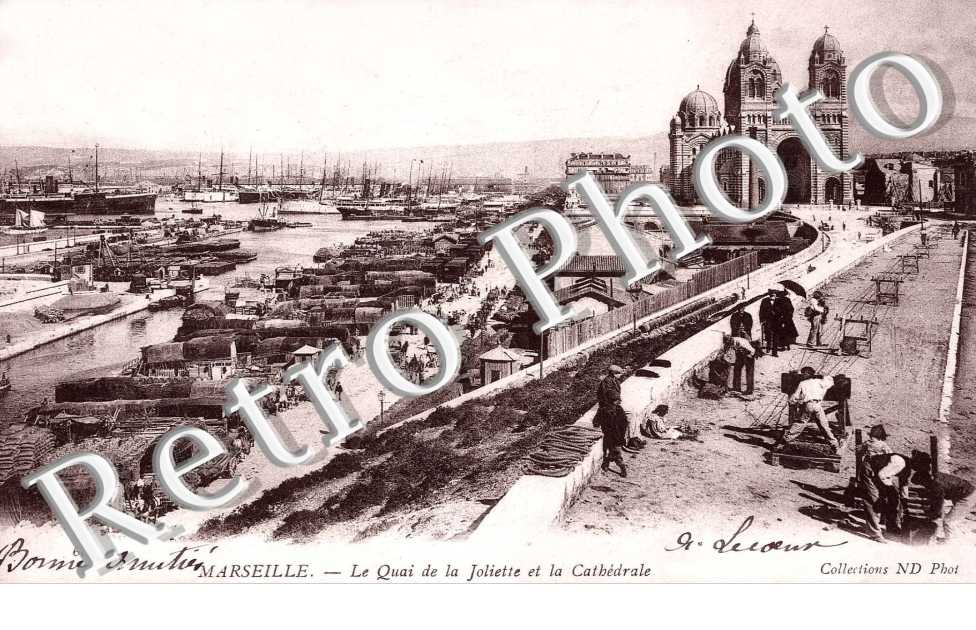 LE QUAI DE LA JOLIETTE ET LA CATHEDRALE