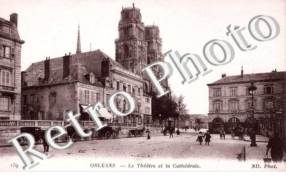 LE THEATRE ET LA CATHEDRALE