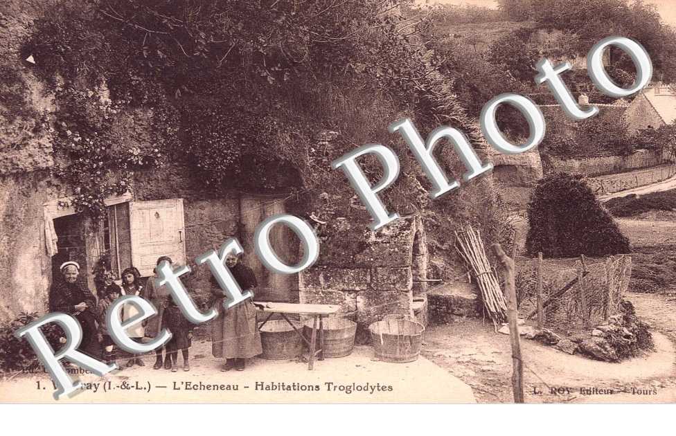 l&#039;echeneau - habitations troglodytes