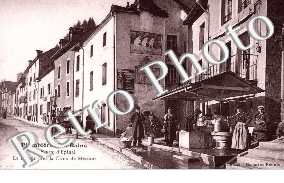 Route d&#039;Epinal - Le lavoir pres la croix de mission