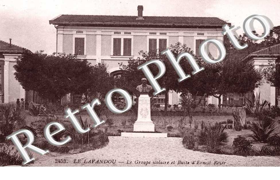Le Groupe Scolaire et buste d'Ernest Reyer