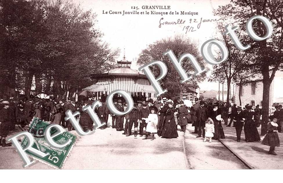 le cours Jonville et le kiosque de la musique