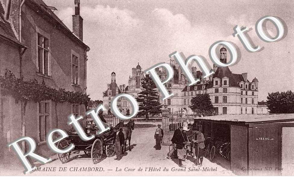 la cour de l'hotel du grand saint michel