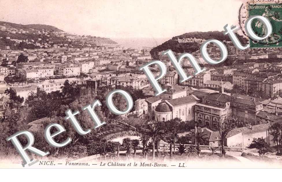 PANORAMA LE CHATEAU ET LE MONT BORON