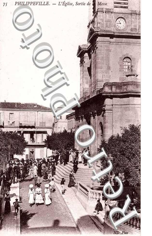 l'Eglise - Sortie de la Messe