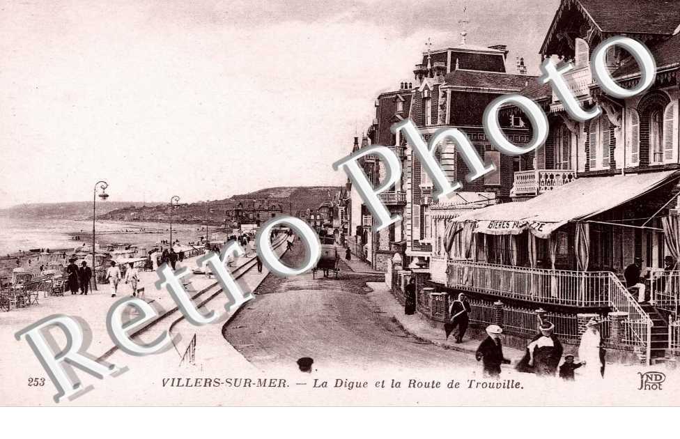 la digue et la route de Trouville