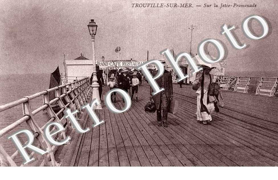Trouville sur mer - sur la jetee