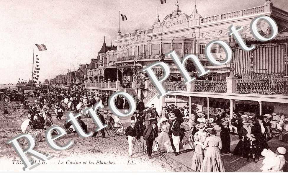 LE CASINO ET LES PLANCHES