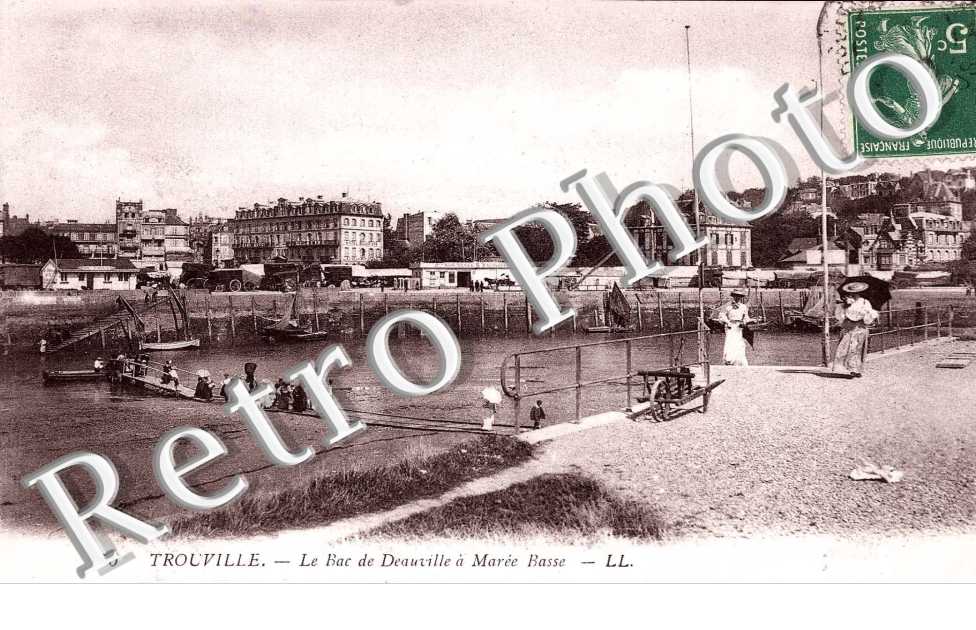 Le Bac de Deauville a maree basse