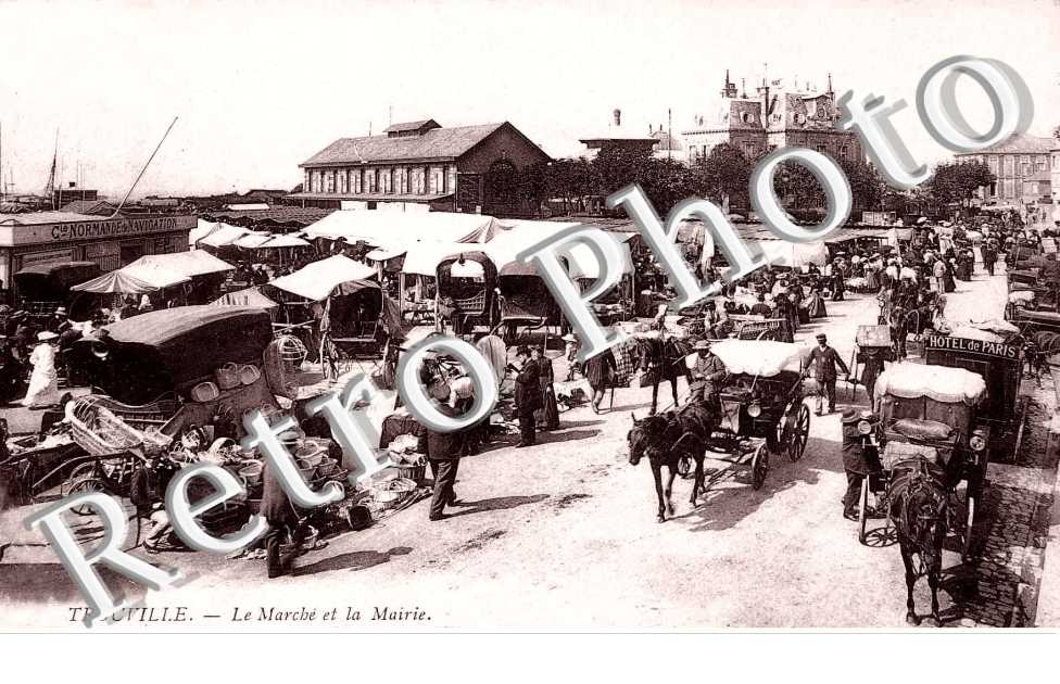 Le marche et la mairie