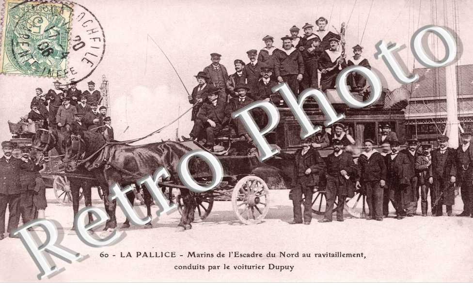 La Pallice - Marins de l'escadre du nord au revitaillement, conduits par le voiturier Dupuy